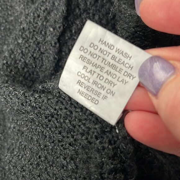 Pink Martini sweater shrug. Size Large. Soft and warm. - Picture 6 of 6